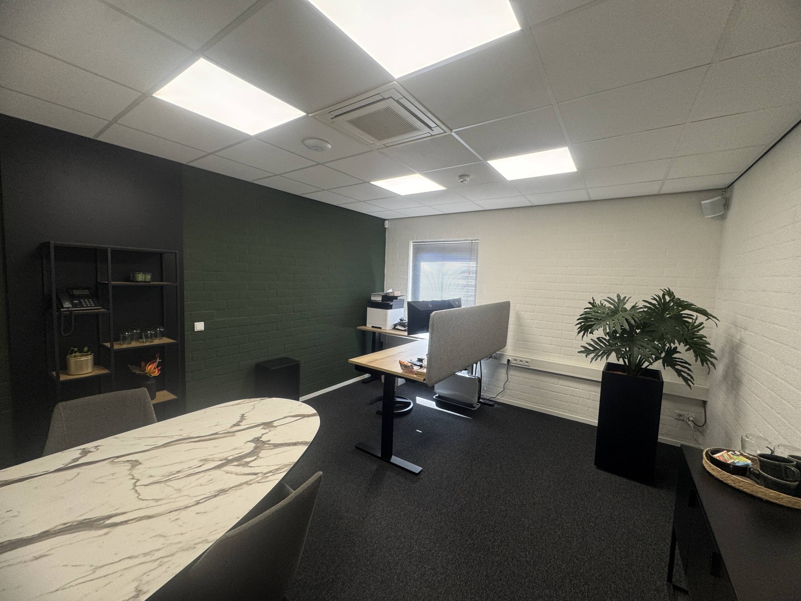 Nette en gebruiksklare kantooromgeving